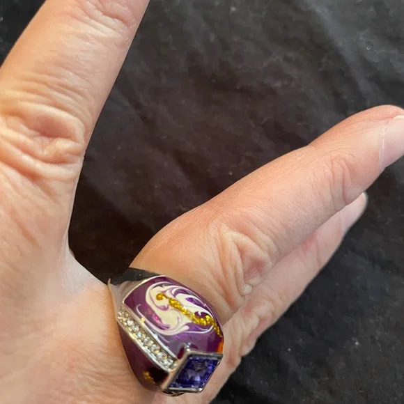 Unique cushion ring - Picture 3 of 5